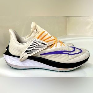 Nike Flyease - Size 8